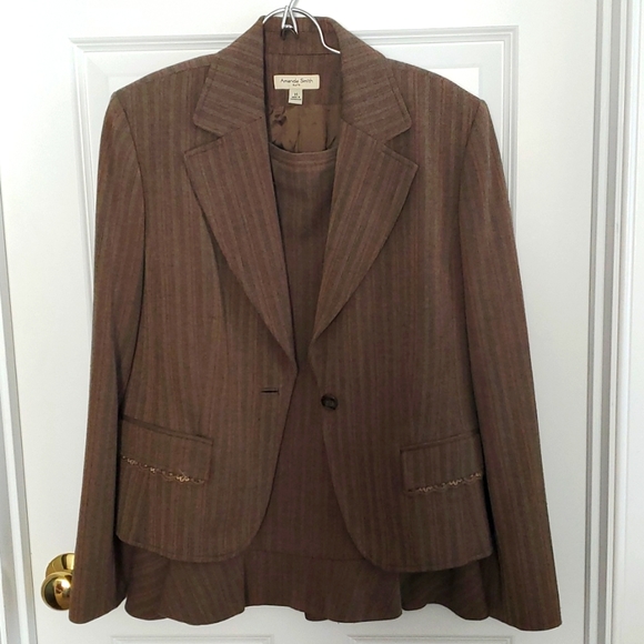 Amanda Smith Dresses & Skirts - Amanda Smith skirt suit
